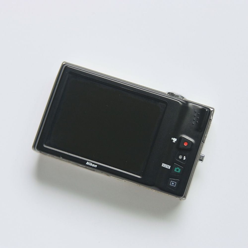 Nikon COOLPIX S6100
